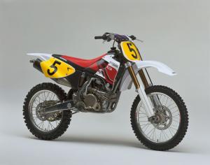 Yamaha YZM400F
